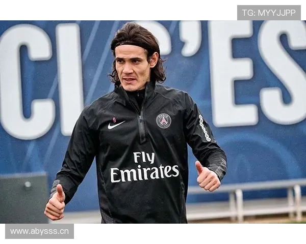 卢卡库与卡瓦尼在禁区占位下形成单点驱动与多点参与差异