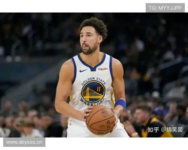 克莱·汤普森无球跑动拉开防线 提升勇士三分命中率