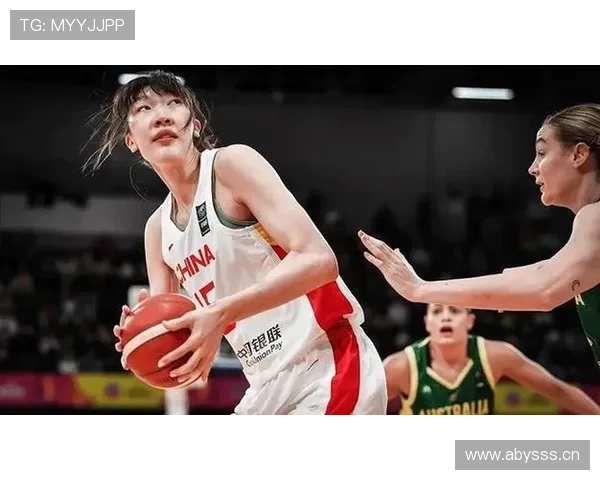 韩旭随手拿的手袋值我家半年生活费，刷到这画面尴尬得不敢吐槽